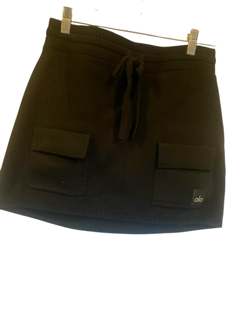 NWT Alo Yoga scholar knit cargo skirt BLACK Size M - Picture 2 of 5